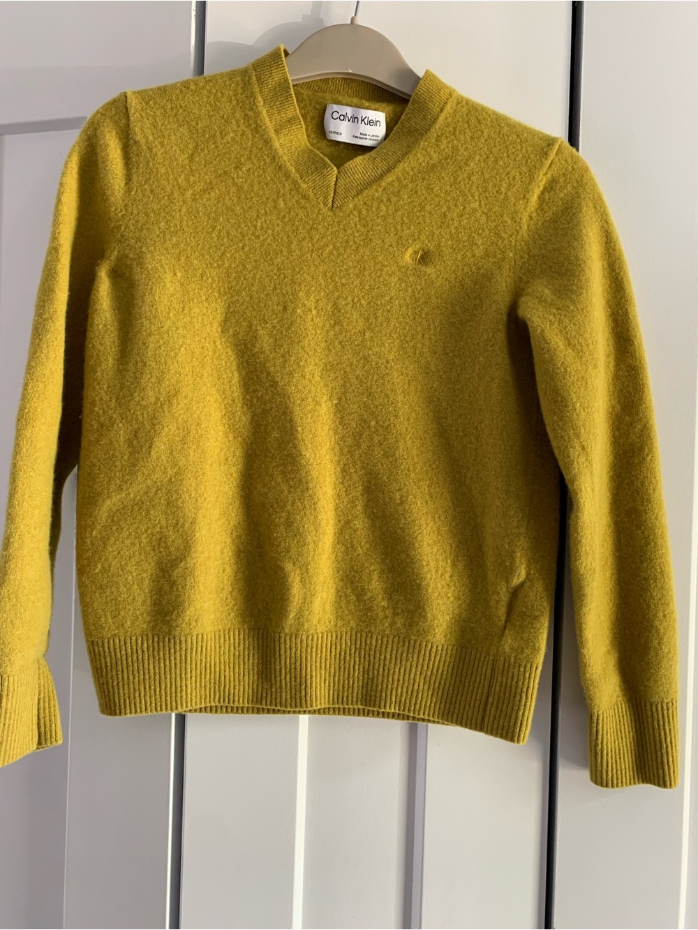 Calvin Klein Women's V-Neck Sweater 100% wool